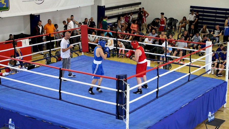 Hét város küldöttsége vett részt a boxgálán